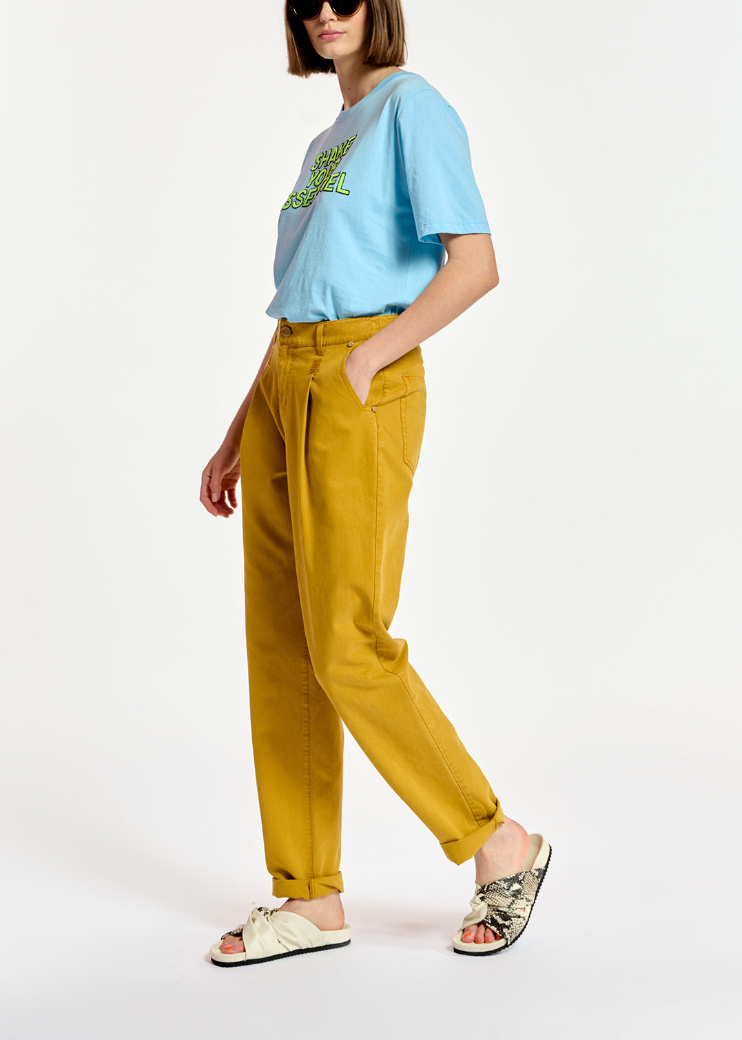 Jean fuselé jaune à taille haute RE—SSENTIEL | Essentiel second hand