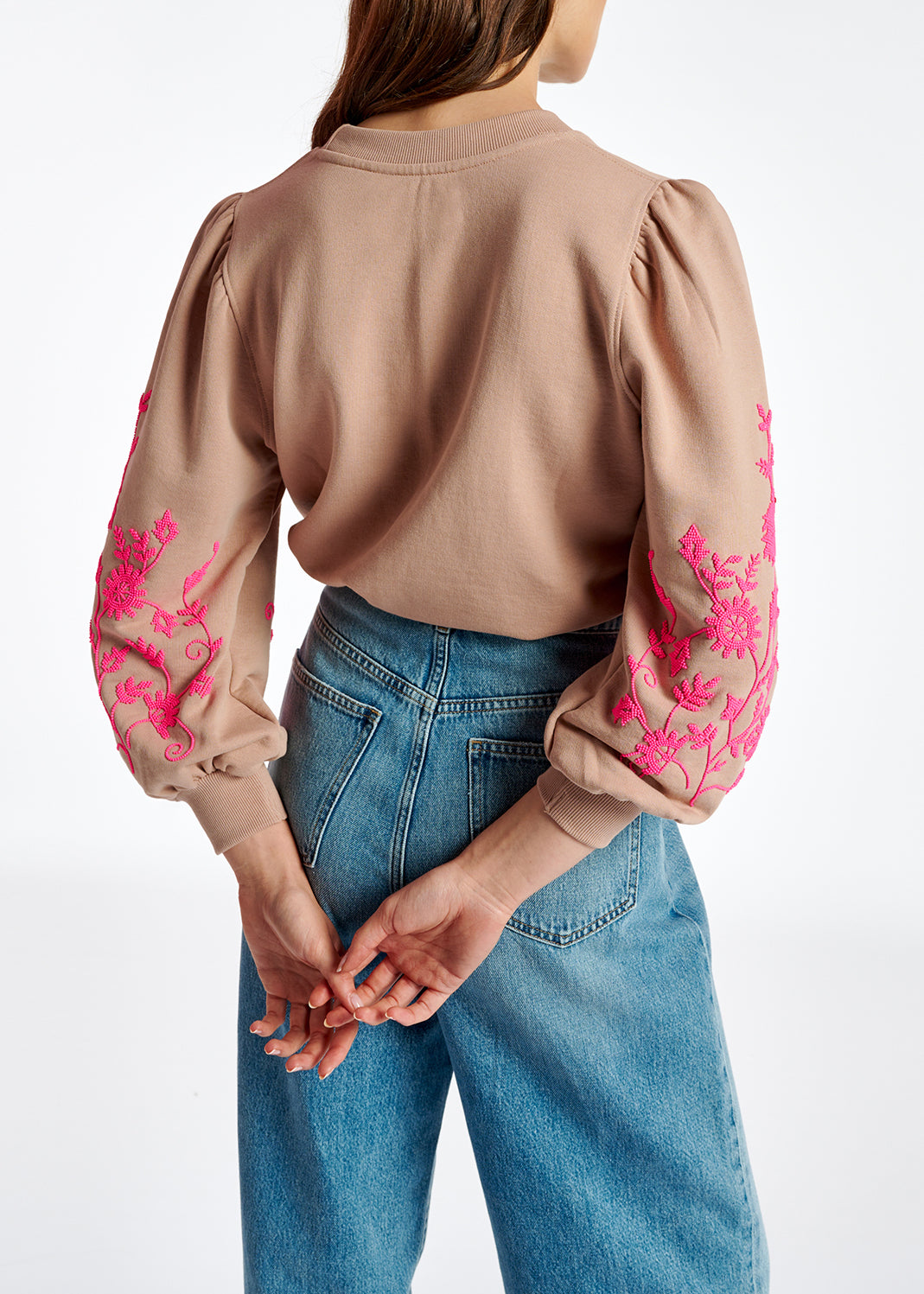 Vintage pink sweatshirt with pink floral beaded embroideries RE—SSENTIEL | Essentiel second hand