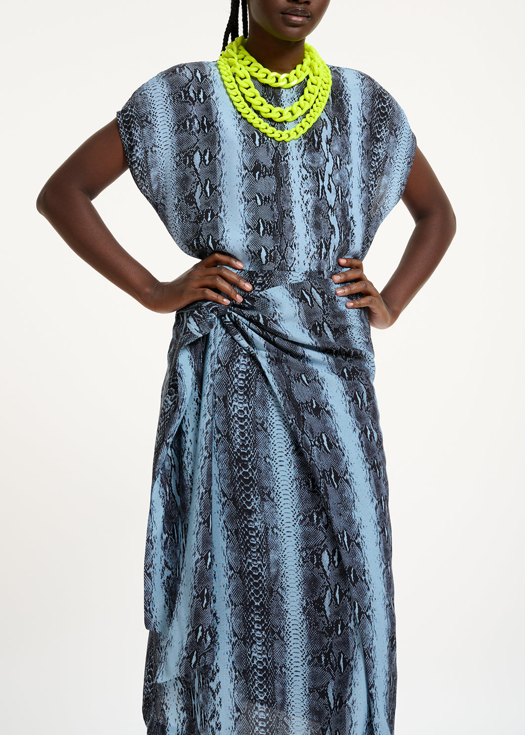 Top à  manches courtes imprimé serpent noir et bleu RE—SSENTIEL | Essentiel second hand