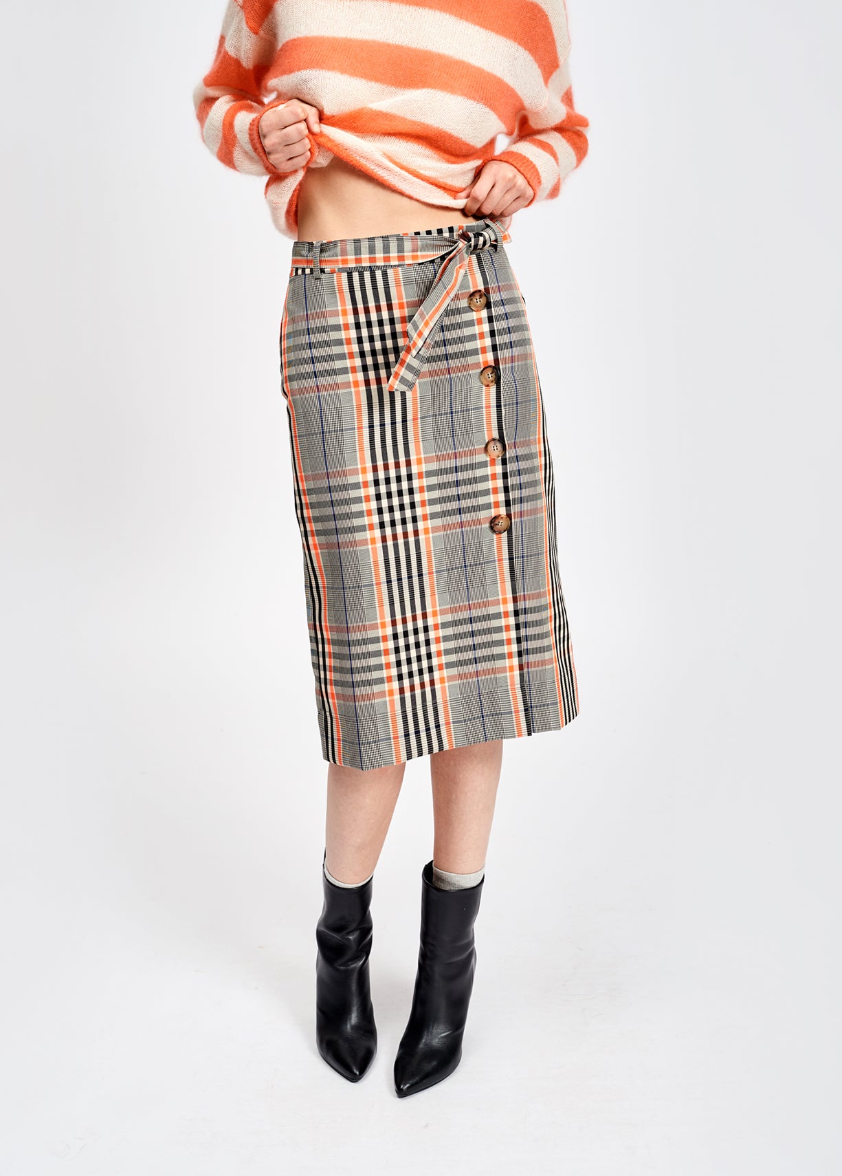 Rechte rok met zwart en oranje tartanmotief RE—SSENTIEL | Essentiel second hand