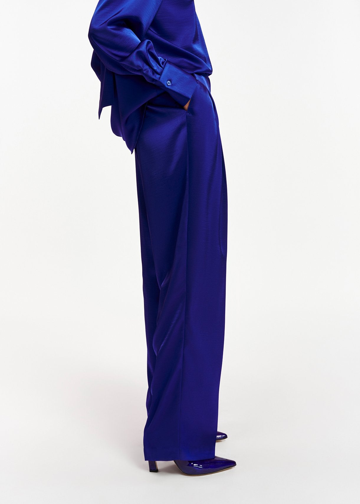 Blue tapered-leg satin pants RE—SSENTIEL | Essentiel second hand