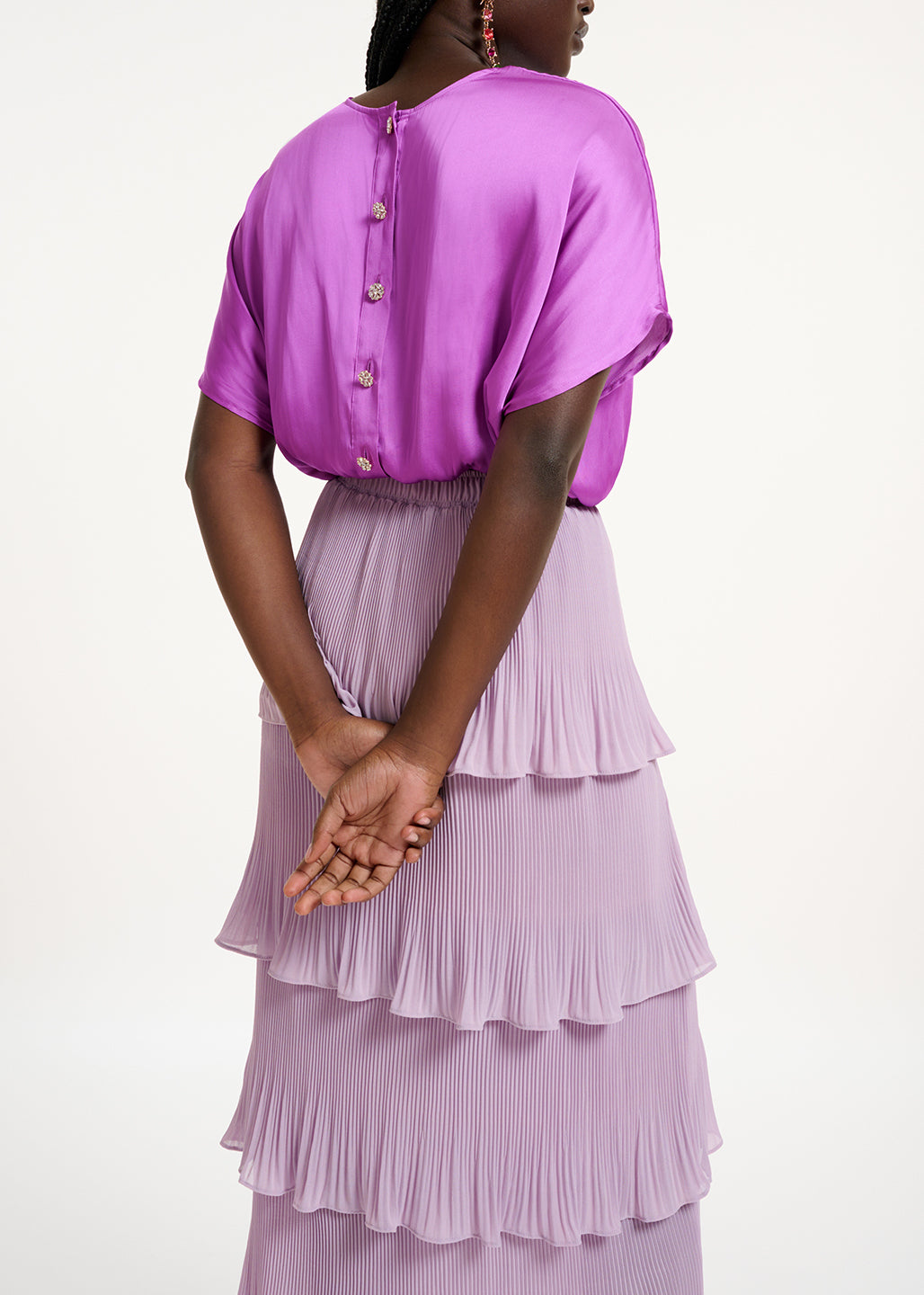 Paarse top met korte mouwen en strasknopen RE—SSENTIEL | Essentiel second hand