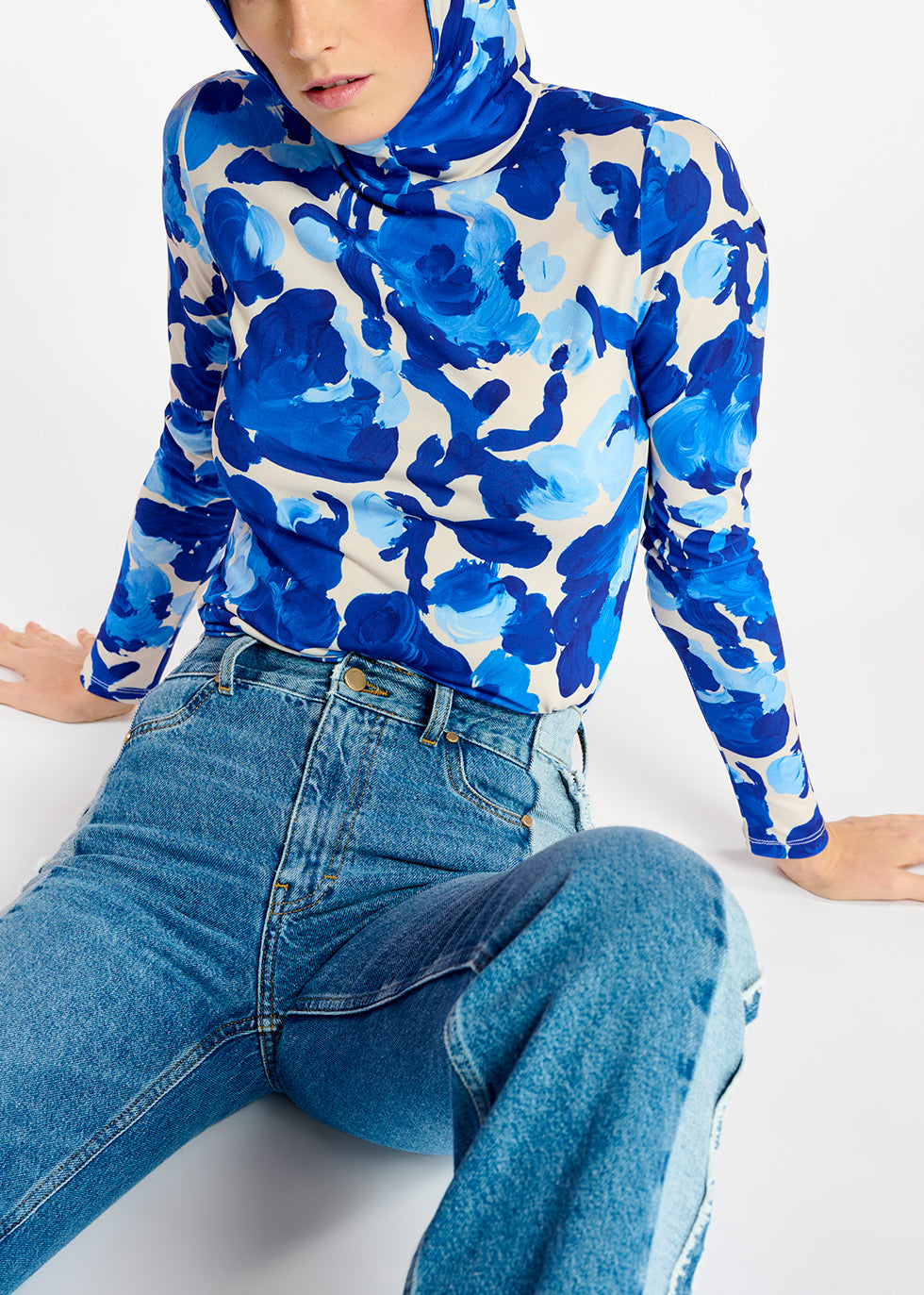 White and blue floral print hooded top RE—SSENTIEL | Essentiel second hand