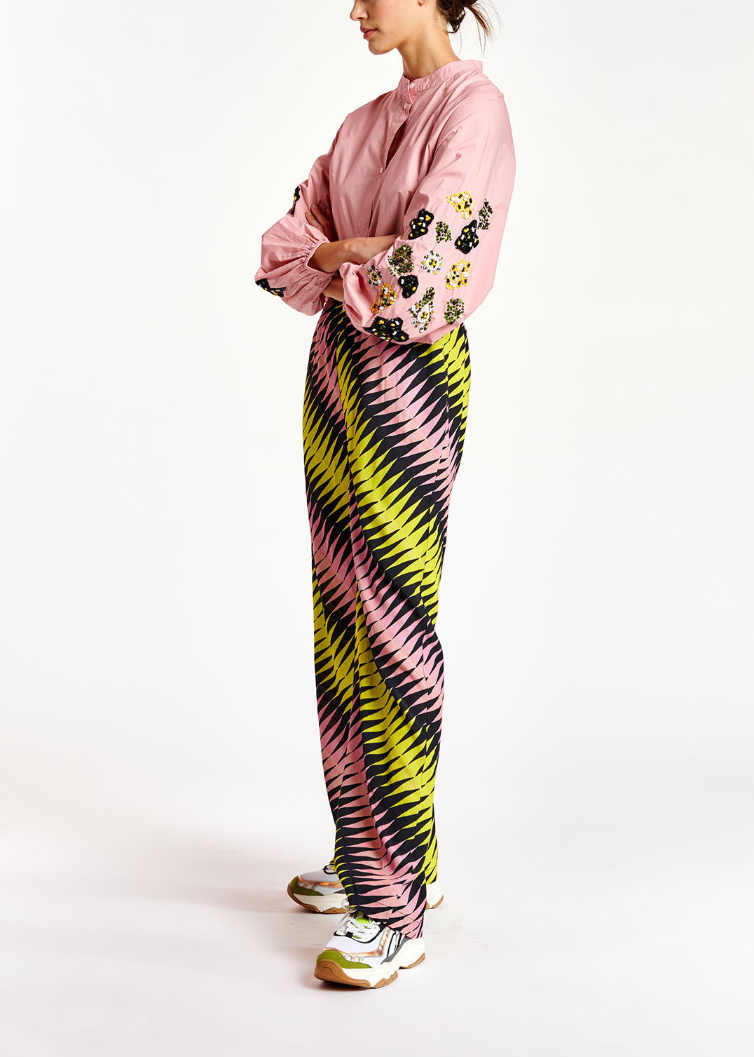 Pantalon à imprimé graphique rose, noir et jaune RE—SSENTIEL | Essentiel second hand