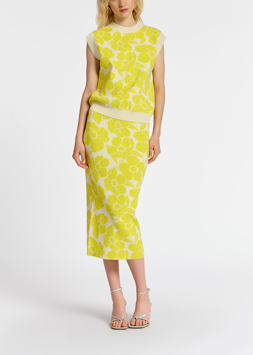 Top sans manches en jacquard fleuri blanc cassé et jaune RE—SSENTIEL | Essentiel second hand