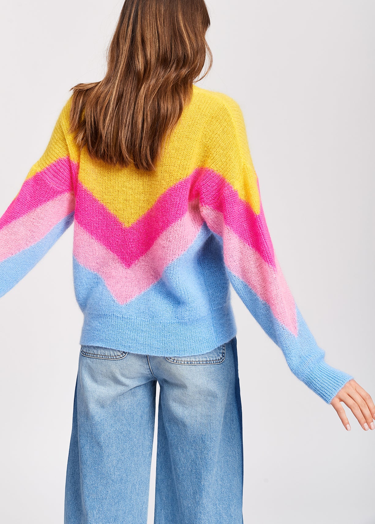 Yellow, pink and blue v pattern sweater RE—SSENTIEL | Essentiel second hand