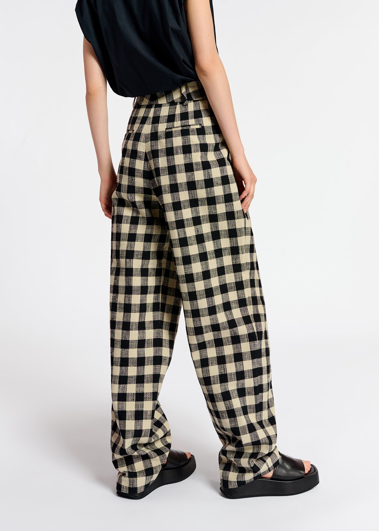 Black and beige checkered relaxed-fit pants RE—SSENTIEL | Essentiel second hand