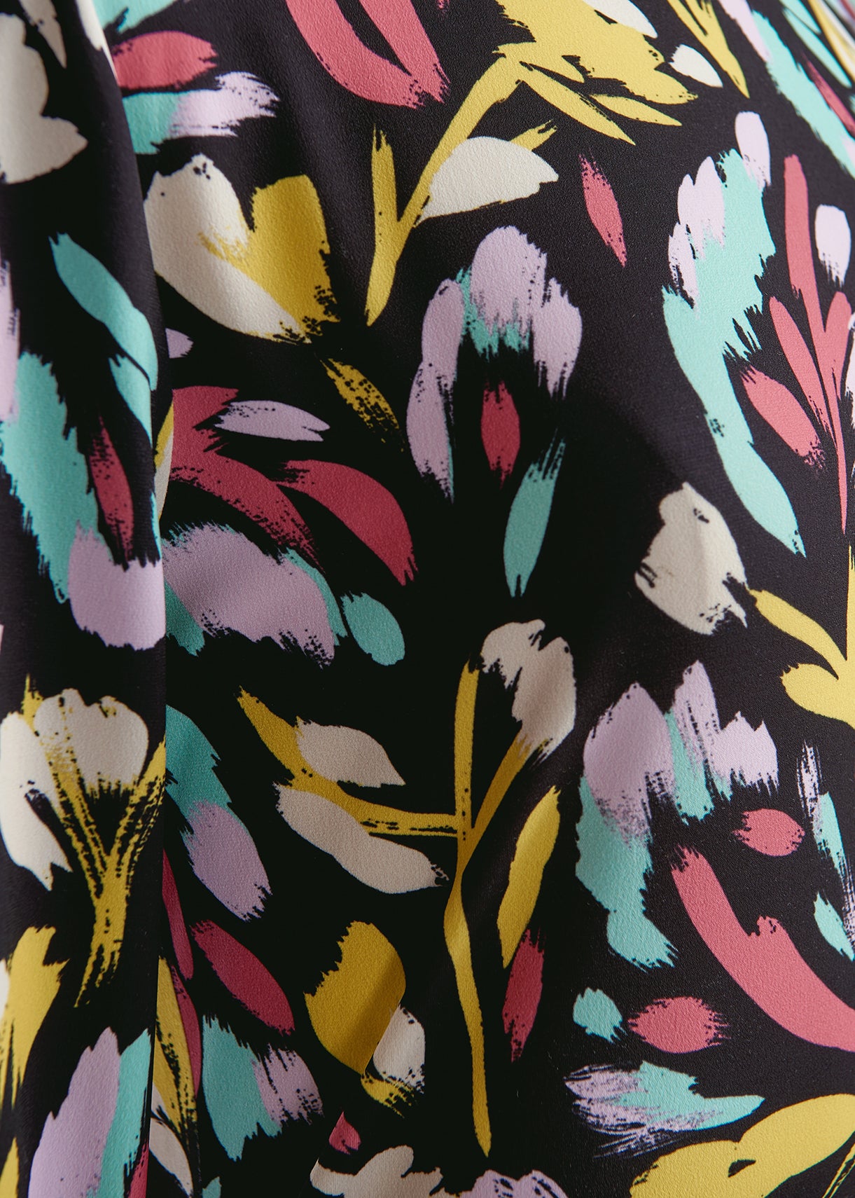 Top à  col roulé et imprimé abstrait noir, jaune et lilas RE—SSENTIEL | Essentiel second hand