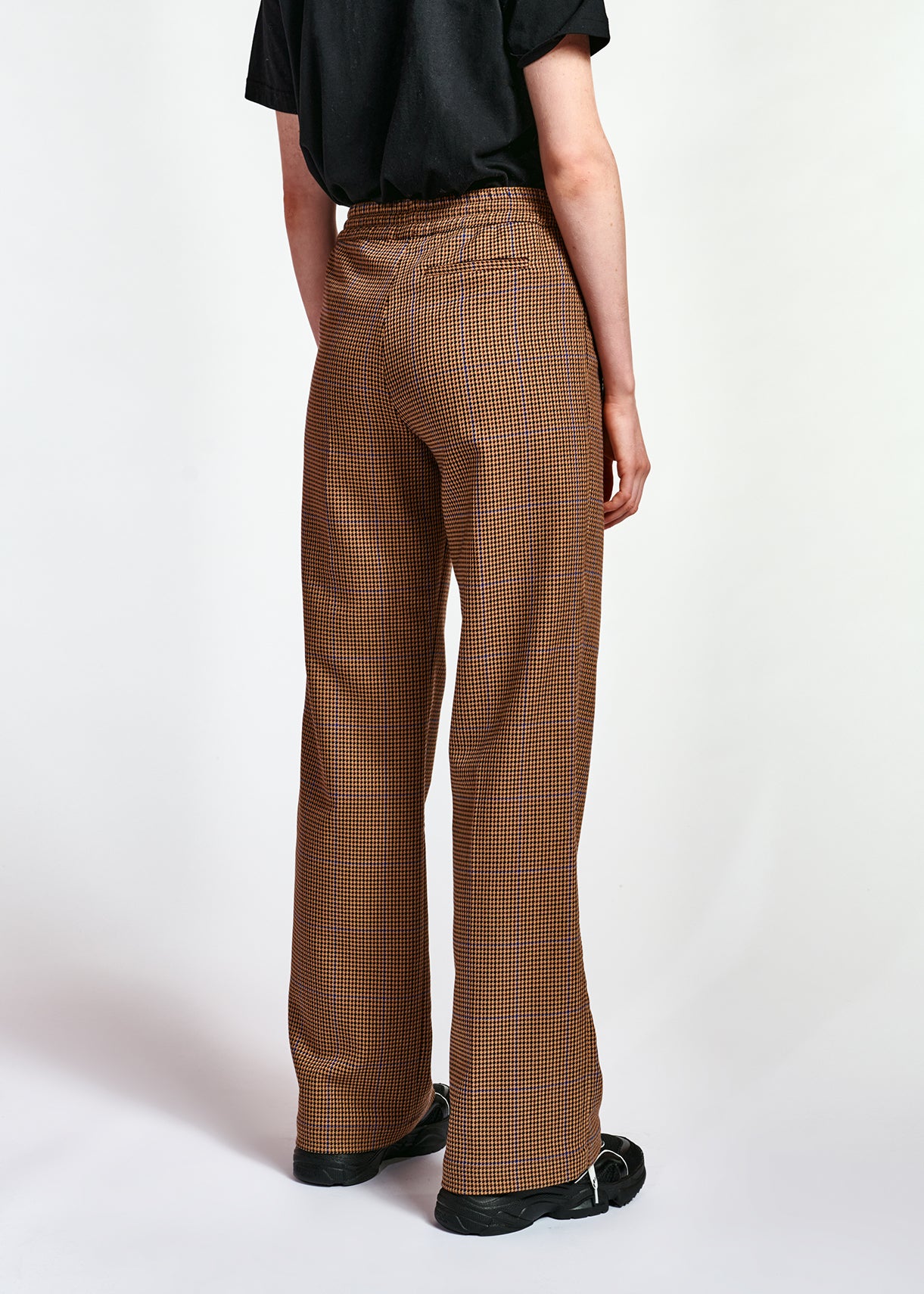 Broek met rood en bruin pied-de-poulemotief RE—SSENTIEL | Essentiel second hand