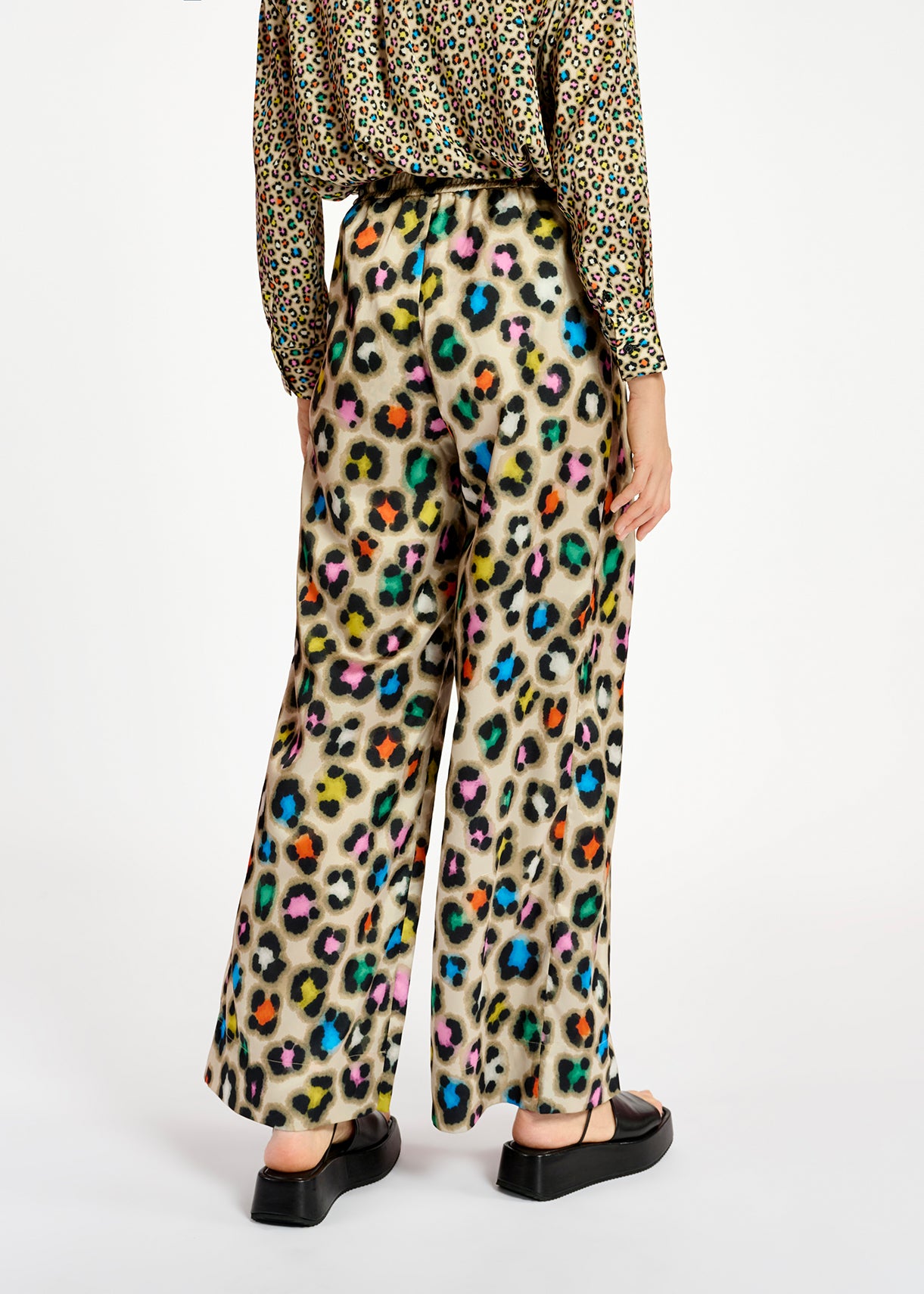 Beige wide-leg pants with multicolor leopard print RE—SSENTIEL | Essentiel second hand