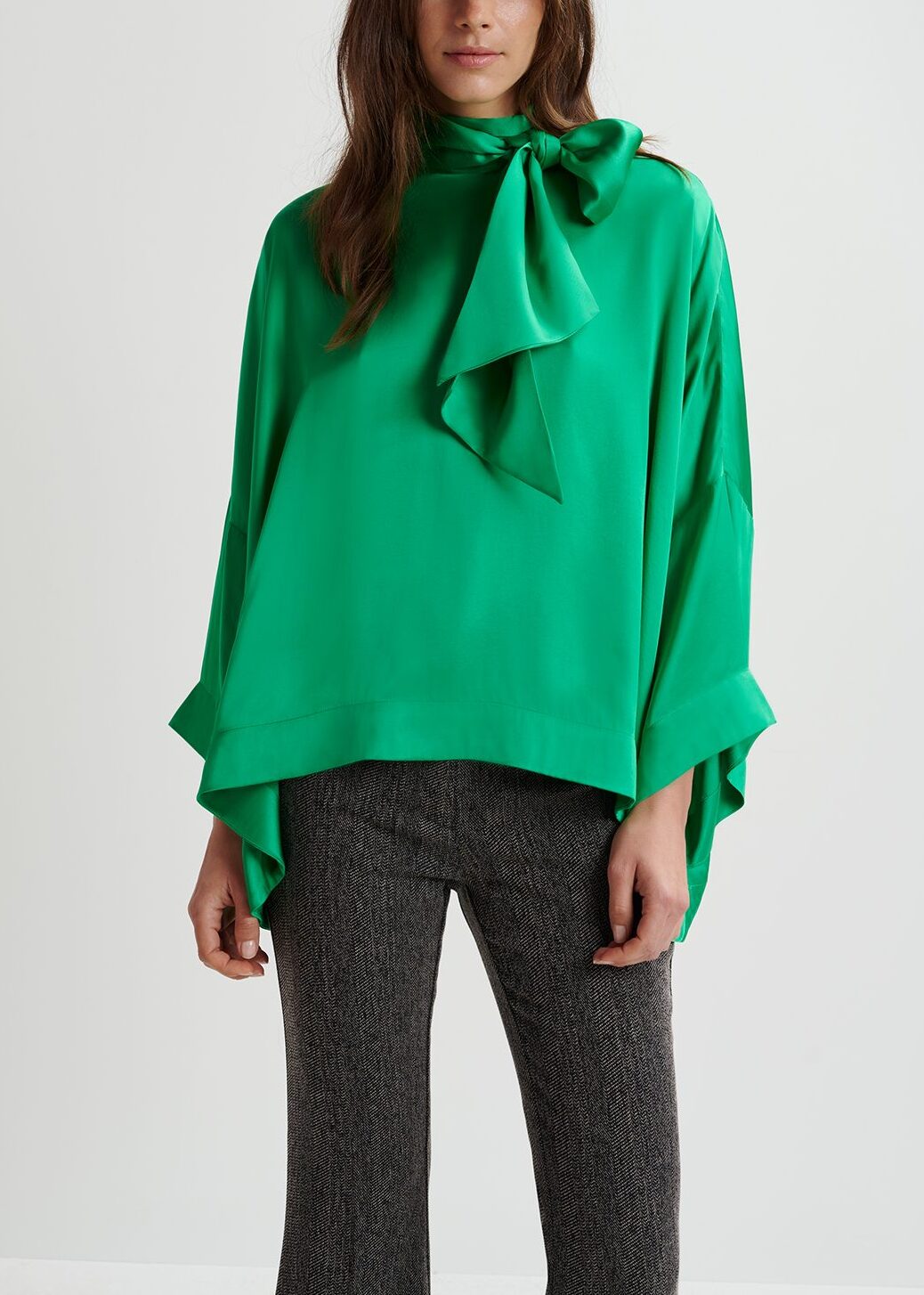 Green oversized top with pussy bow RE—SSENTIEL | Essentiel second hand