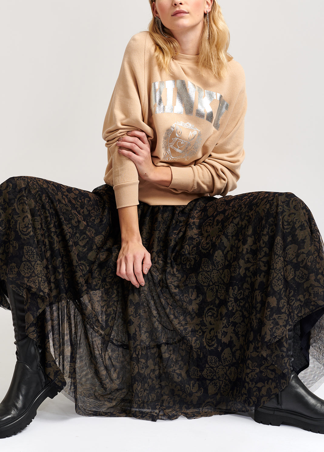 Tulen midirok met zwart-kakigroene brokaatprint RE—SSENTIEL | Essentiel second hand