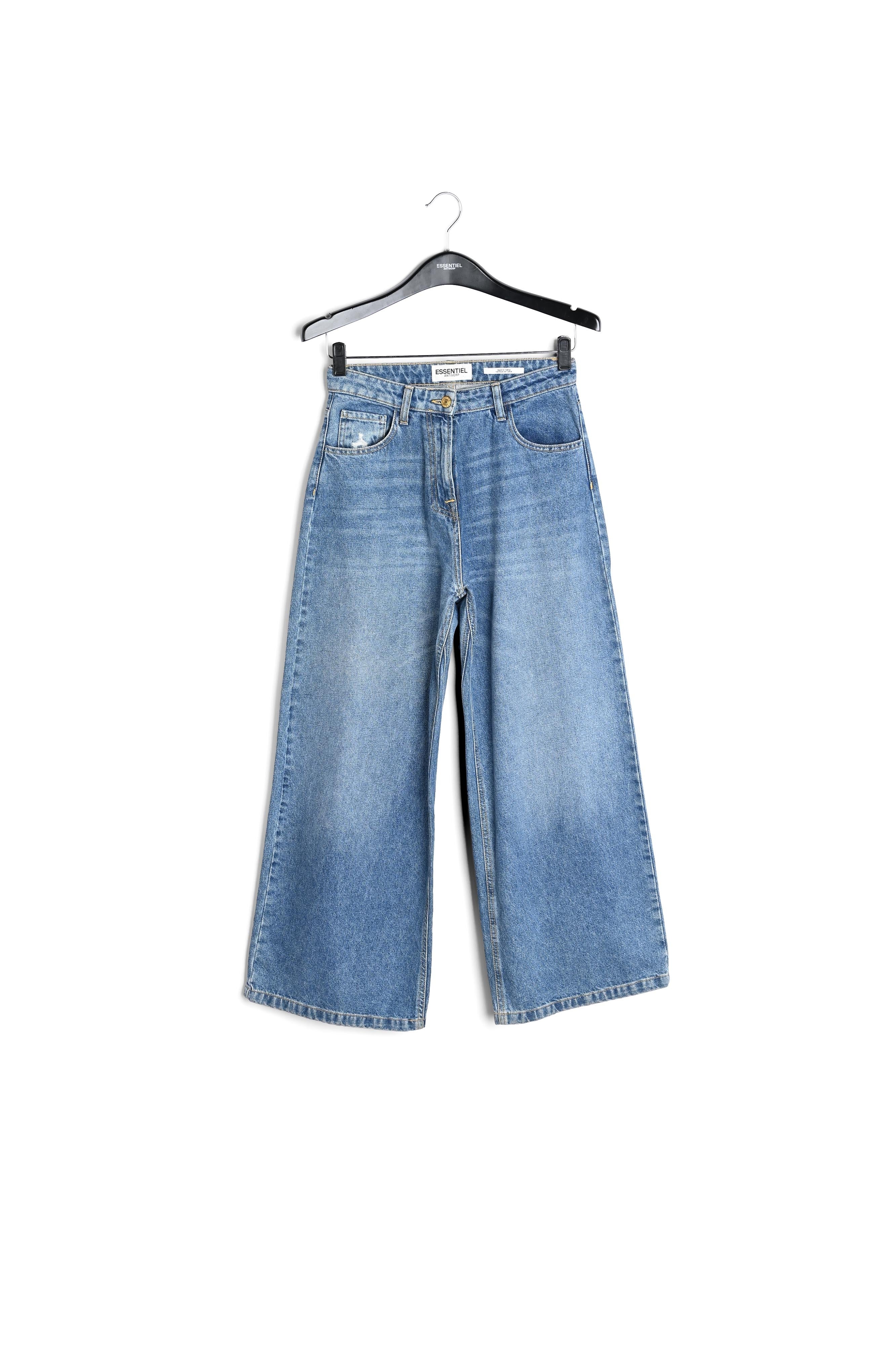 Jean bleu clair aux jambes larges 7/8ème RE—SSENTIEL | Essentiel second hand