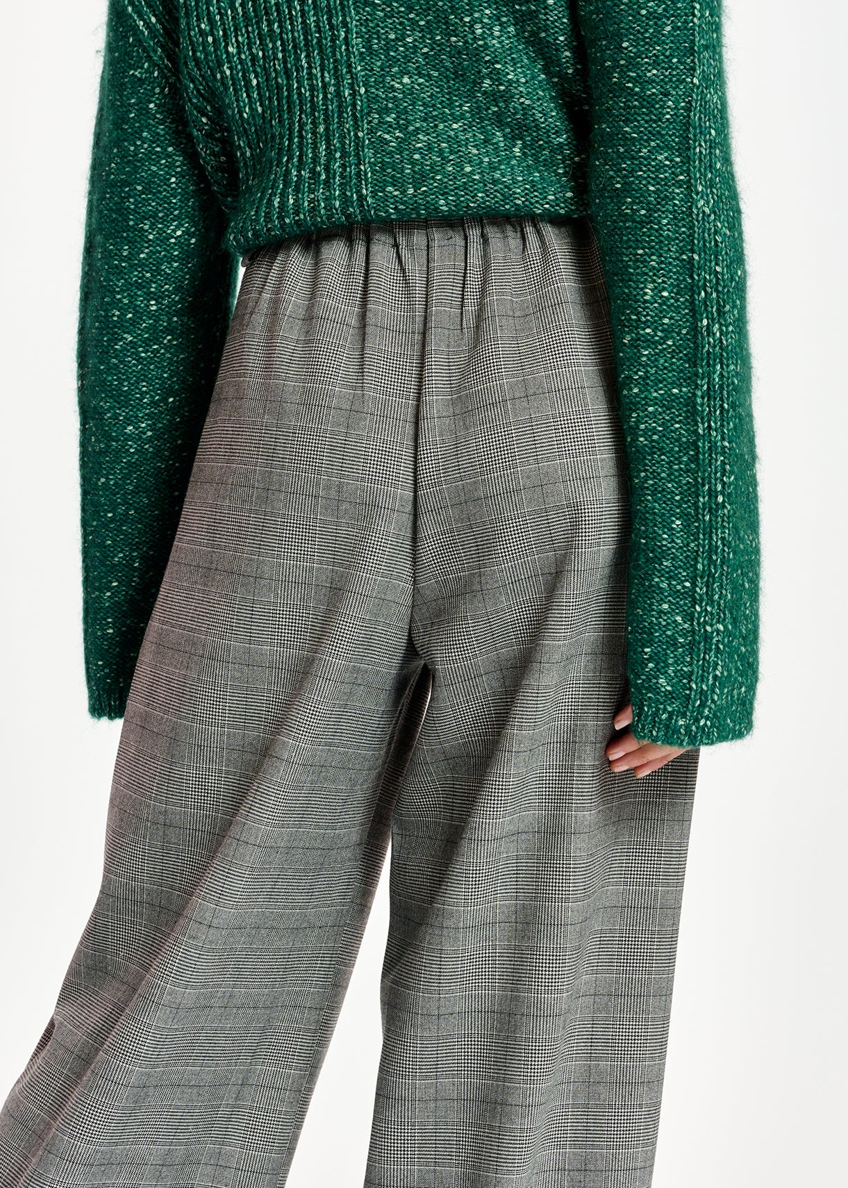 Grey wide-leg pants with check motif RE—SSENTIEL | Essentiel second hand