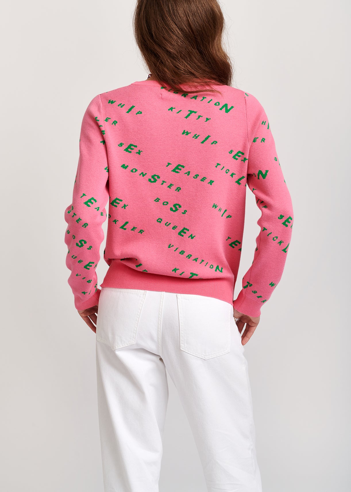 Light pink knitted sweater with dark green print RE—SSENTIEL | Essentiel second hand