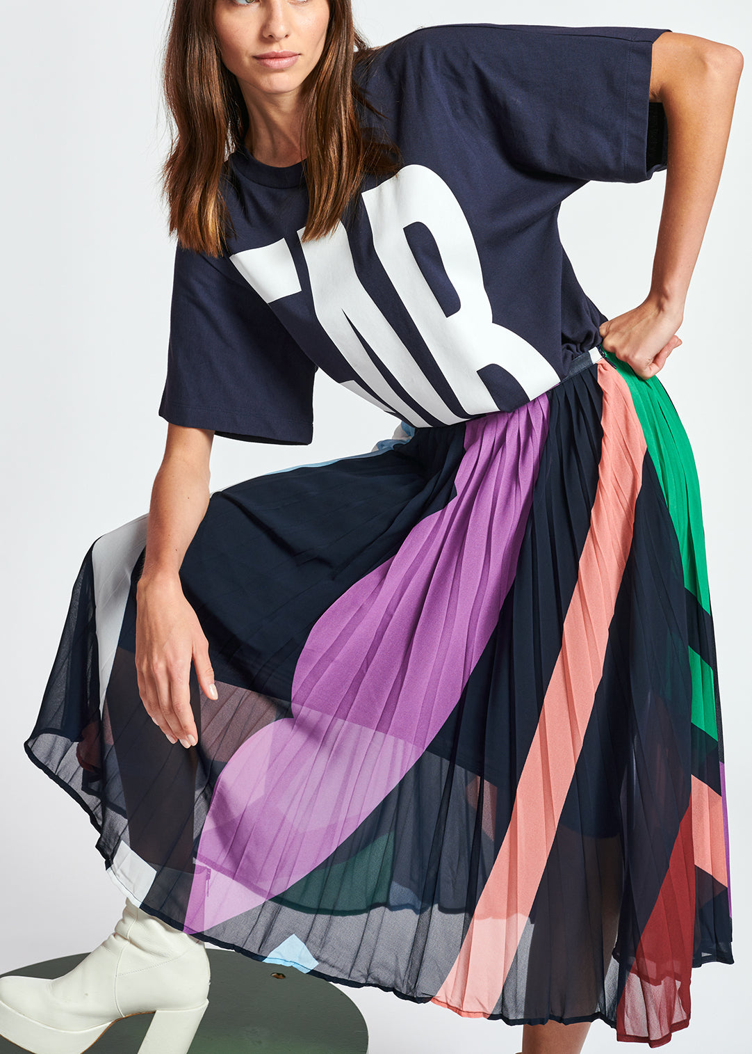 Dark blue graphic print plissé midi skirt RE—SSENTIEL | Essentiel second hand