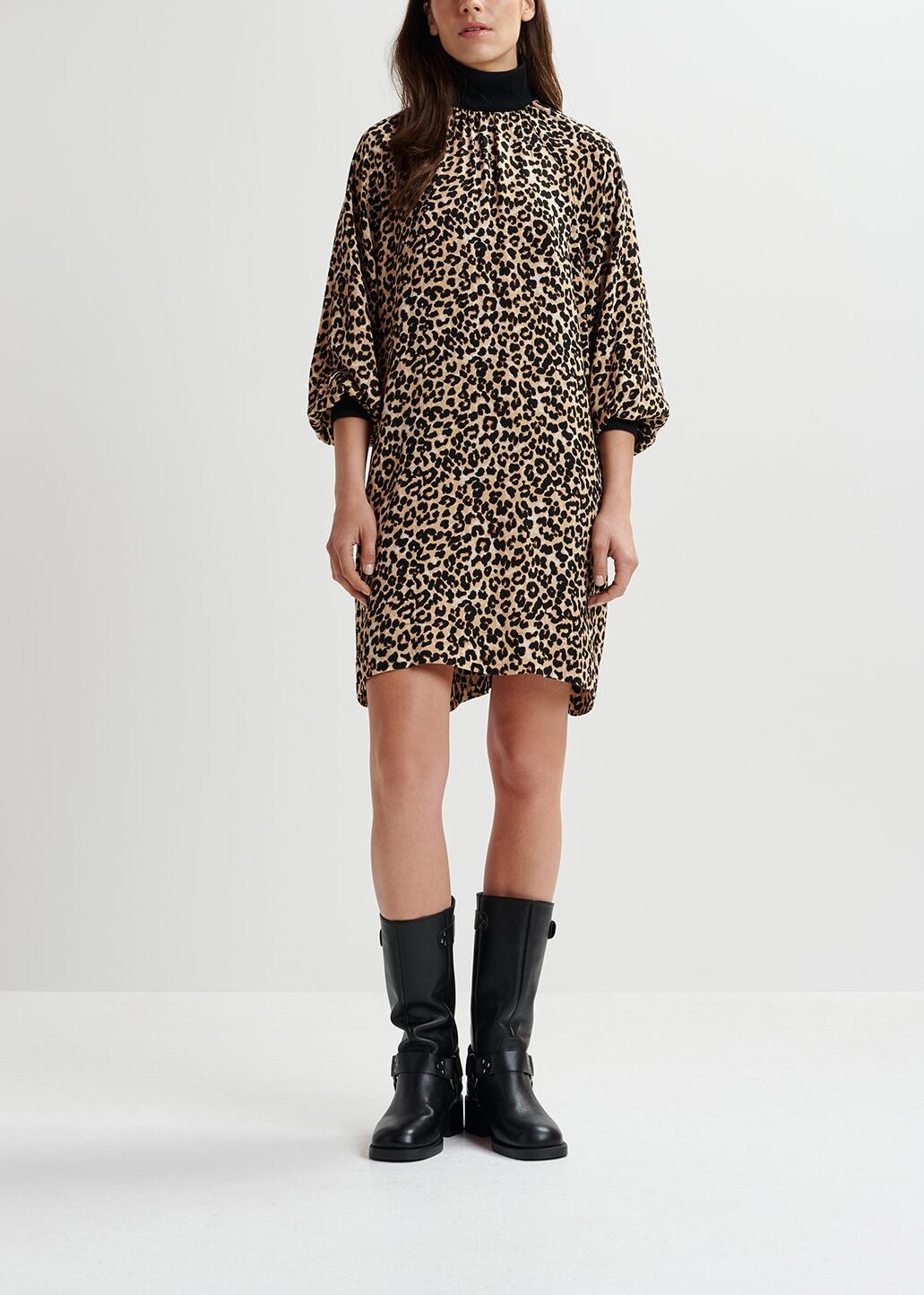 Mini-robe noire à  imprimé léopard et bords côtelés RE—SSENTIEL | Essentiel second hand