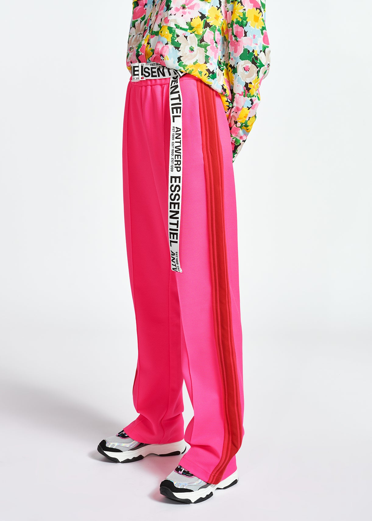 Bright pink track pants with stripe detail RE—SSENTIEL | Essentiel second hand