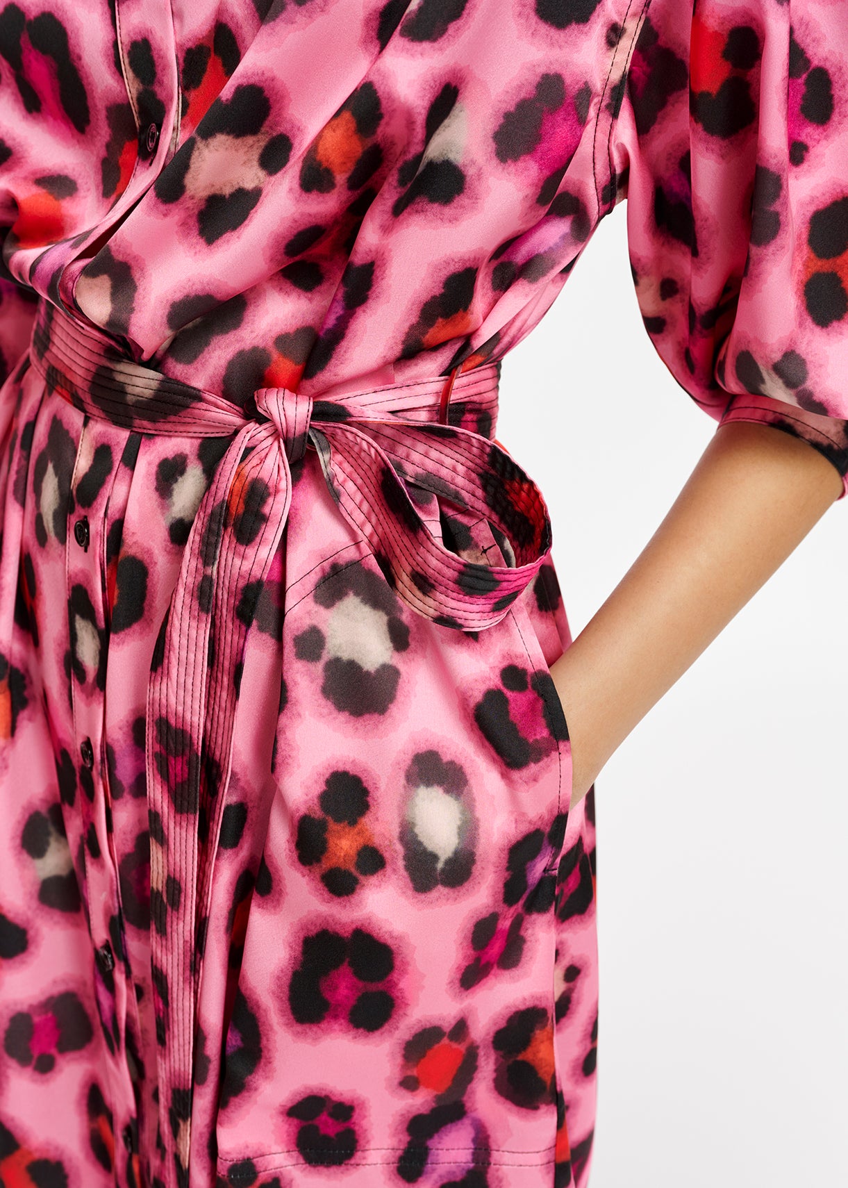 Pink knee-length shirt dress with multicolor leopard print RE—SSENTIEL | Essentiel second hand