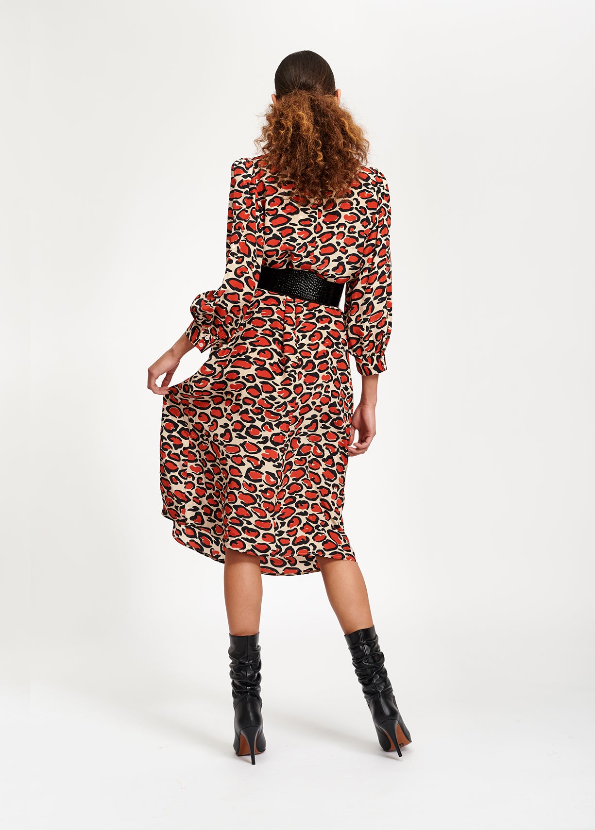 Gebroken witte zijden midi-jurk met opstaande kraag en luipaardprint RE—SSENTIEL | Essentiel second hand