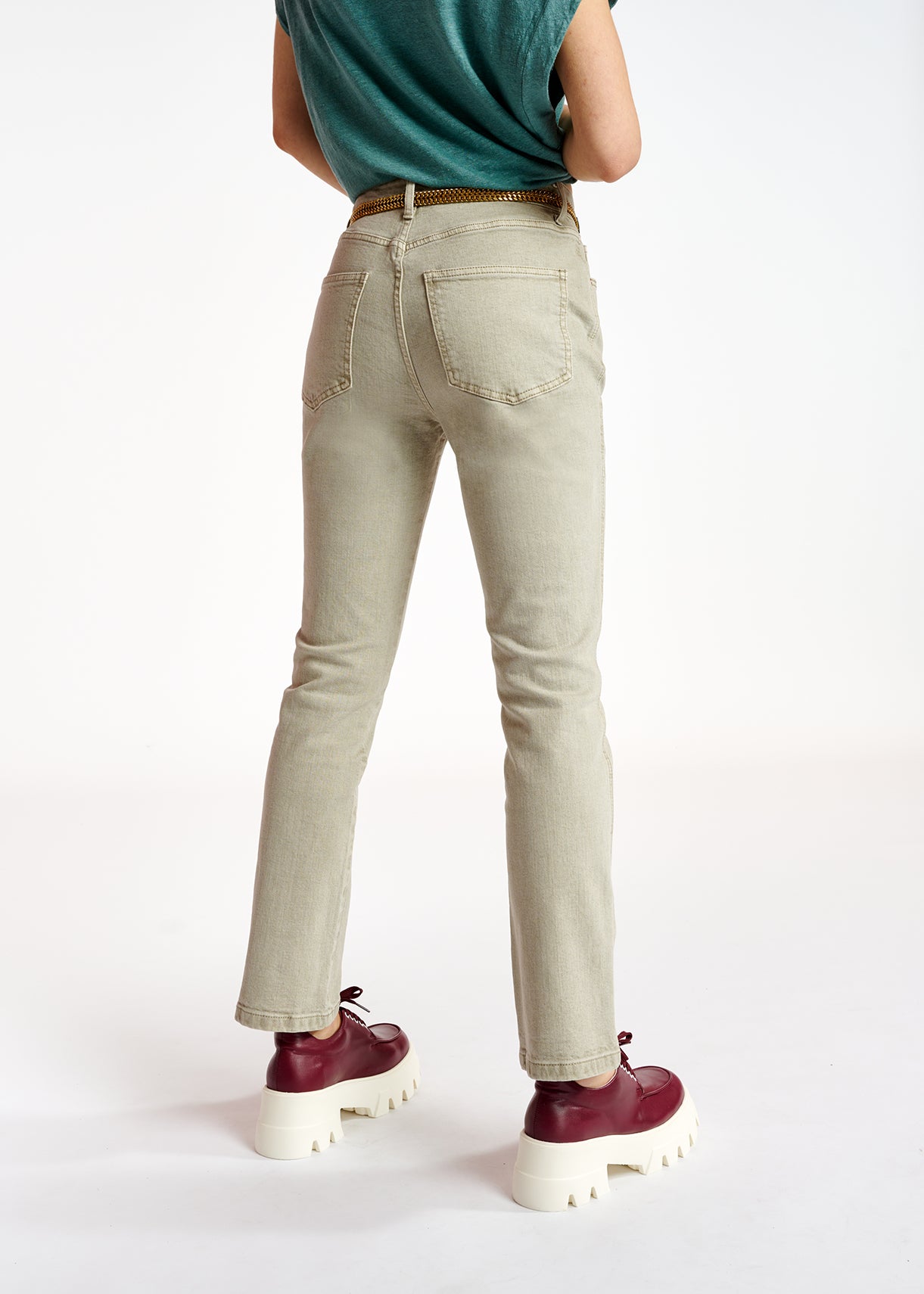 Beige jeans met rechte pijpen RE—SSENTIEL | Essentiel second hand