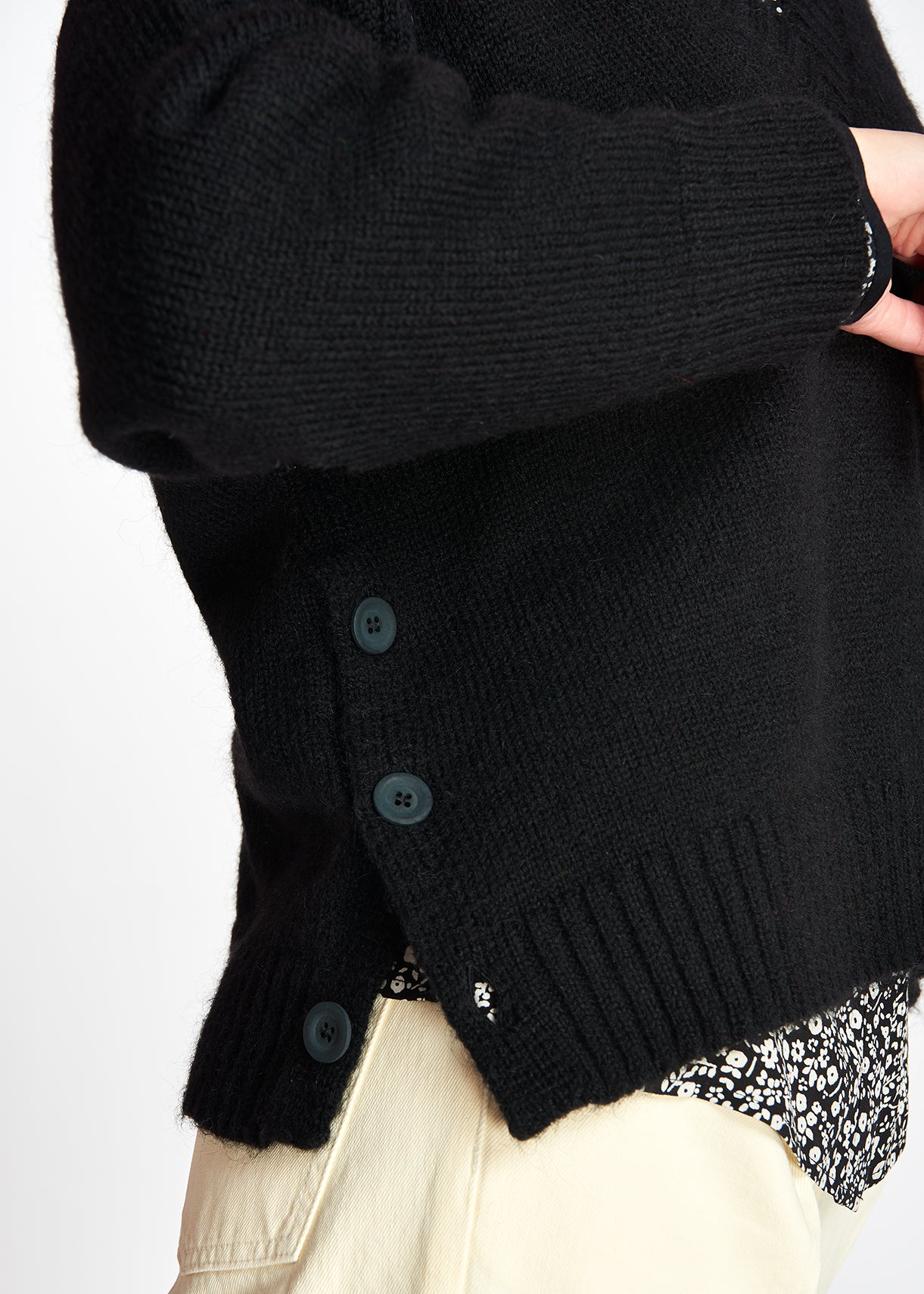 Zwarte gebreide trui met boxy snit RE—SSENTIEL | Essentiel second hand