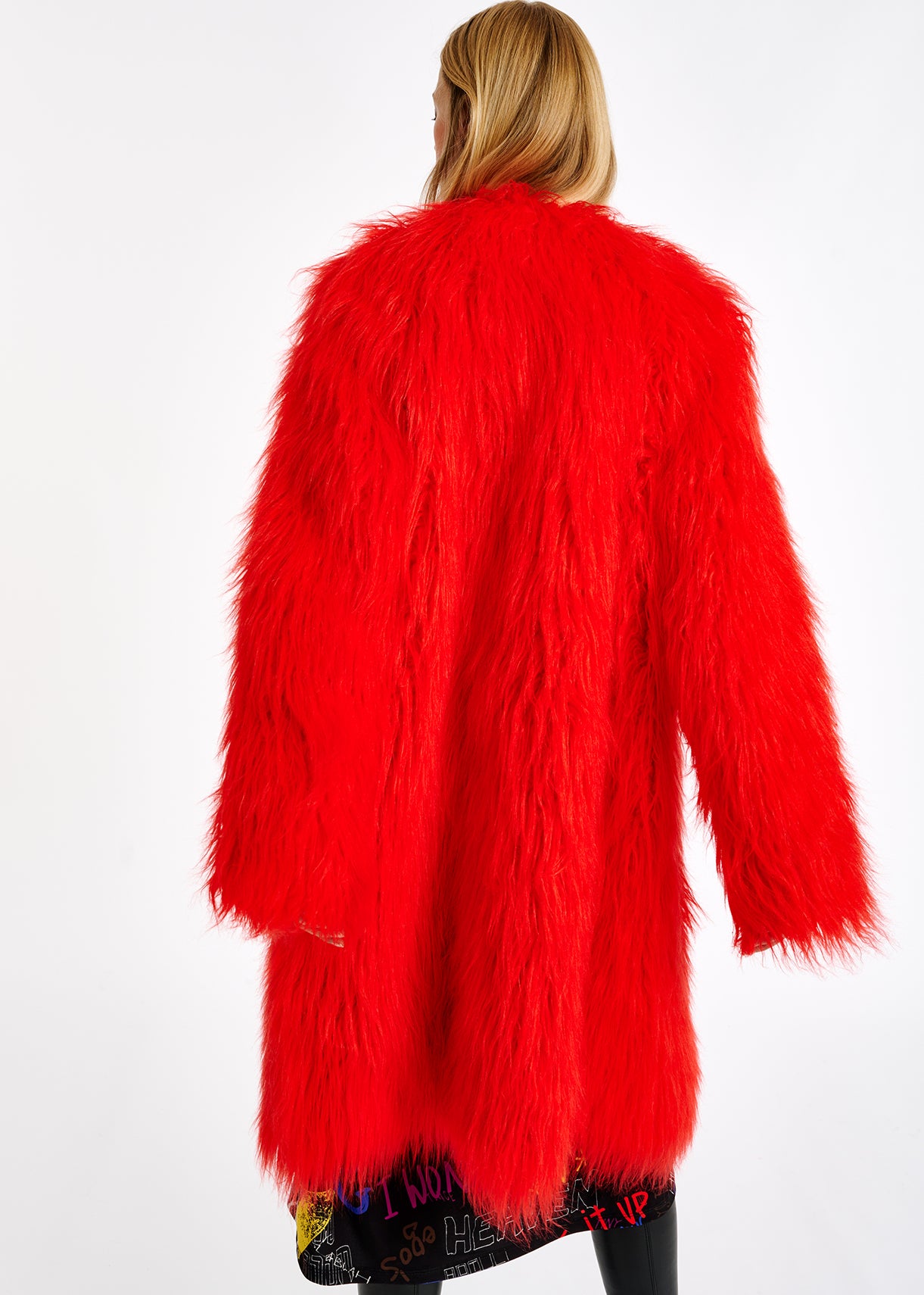 Manteau oversize en fausse fourrure rouge RE—SSENTIEL | Essentiel second hand