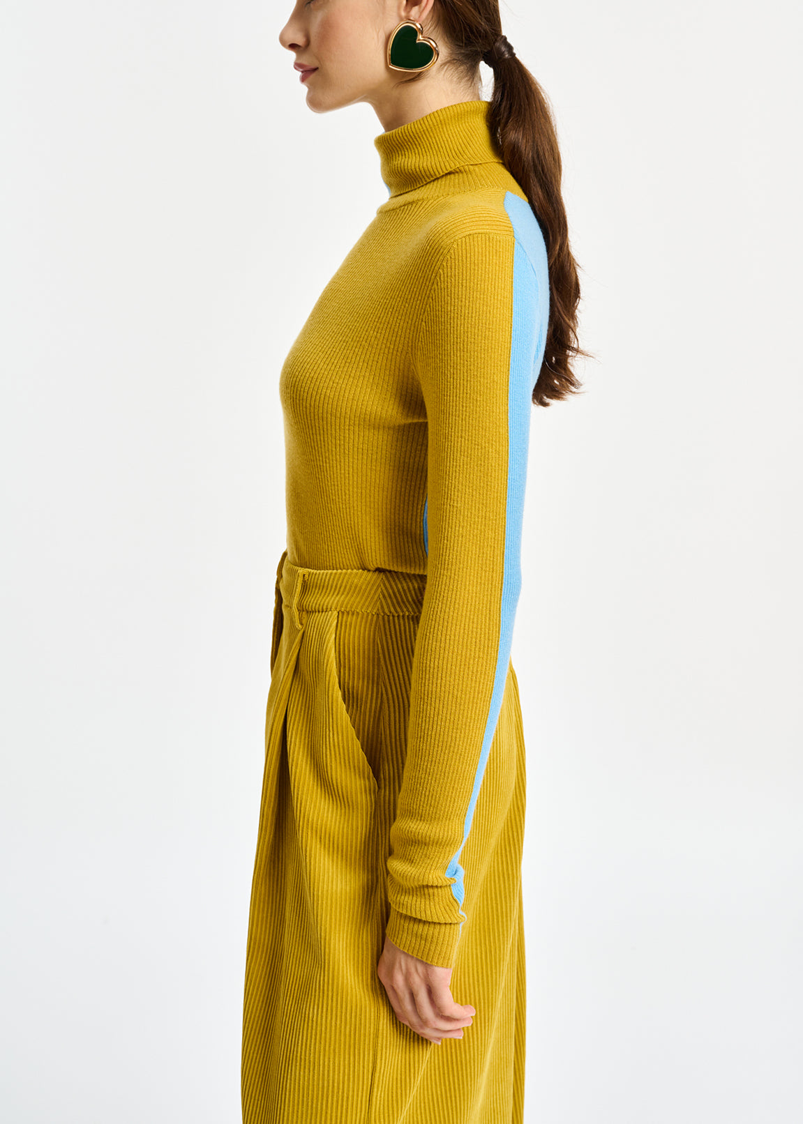 Ochre and blue two-tone turtleneck knit sweater RE—SSENTIEL | Essentiel second hand