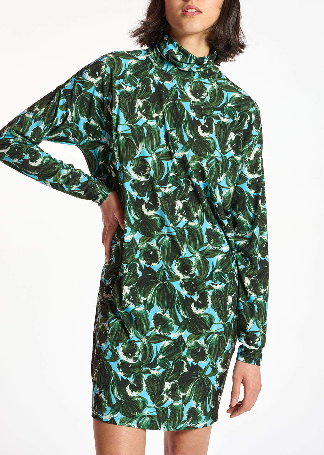 Mini-jurk met rolkraag in blauwe en groene bladerprint RE—SSENTIEL | Essentiel second hand