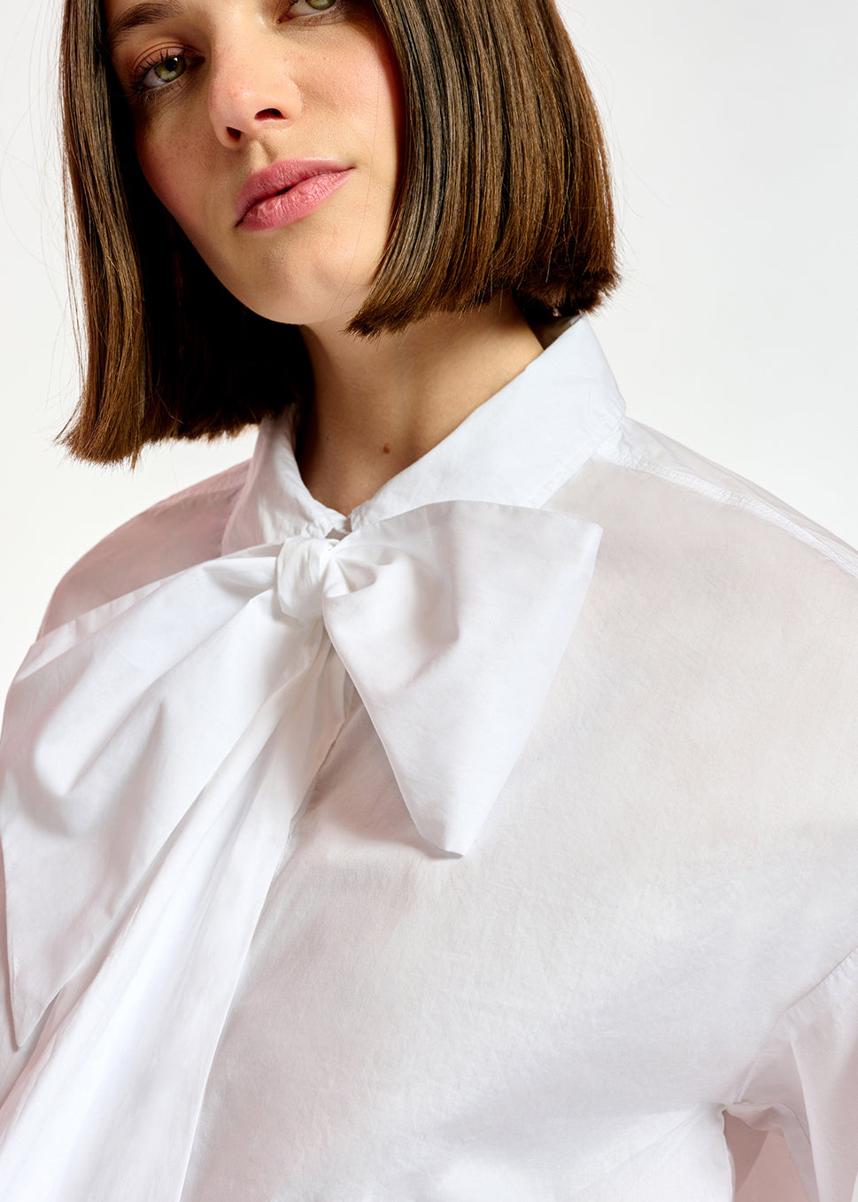 White shirt with pussy bow RE—SSENTIEL | Essentiel second hand