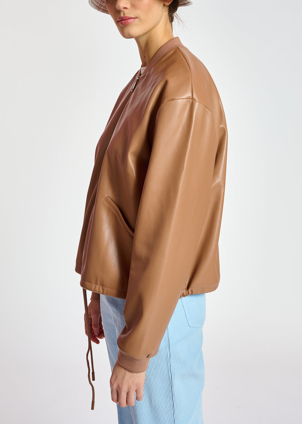 Blouson aviateur en faux cuir brun RE—SSENTIEL | Essentiel second hand