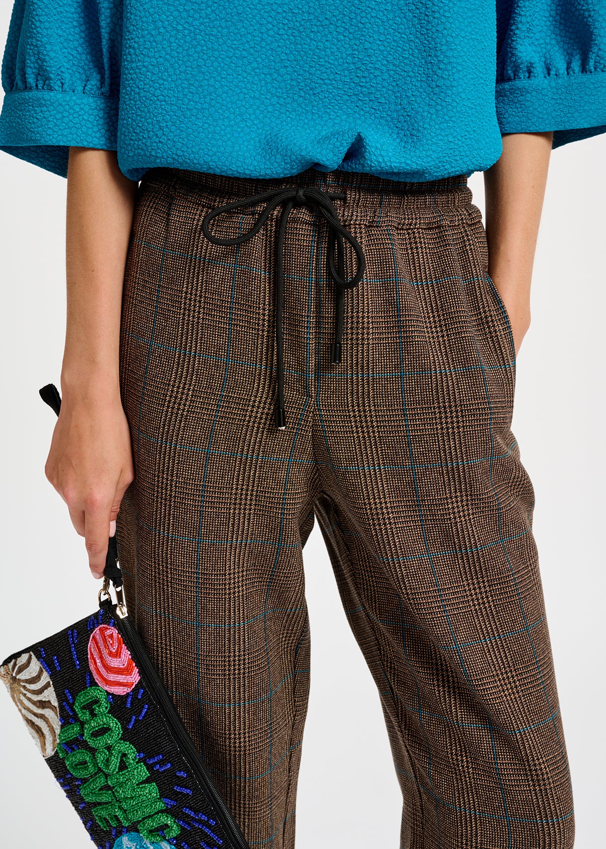 Pantalon brun à  carreaux noirs et bleus RE—SSENTIEL | Essentiel second hand