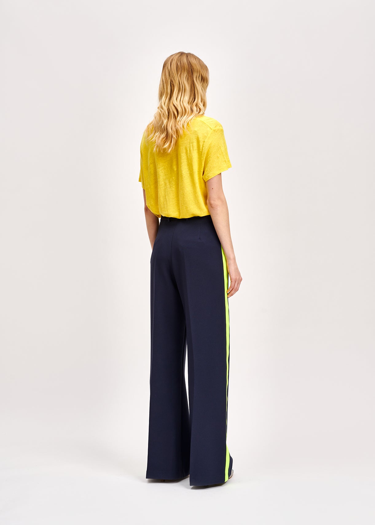 Yellow linen v-neck t-shirt RE—SSENTIEL | Essentiel second hand