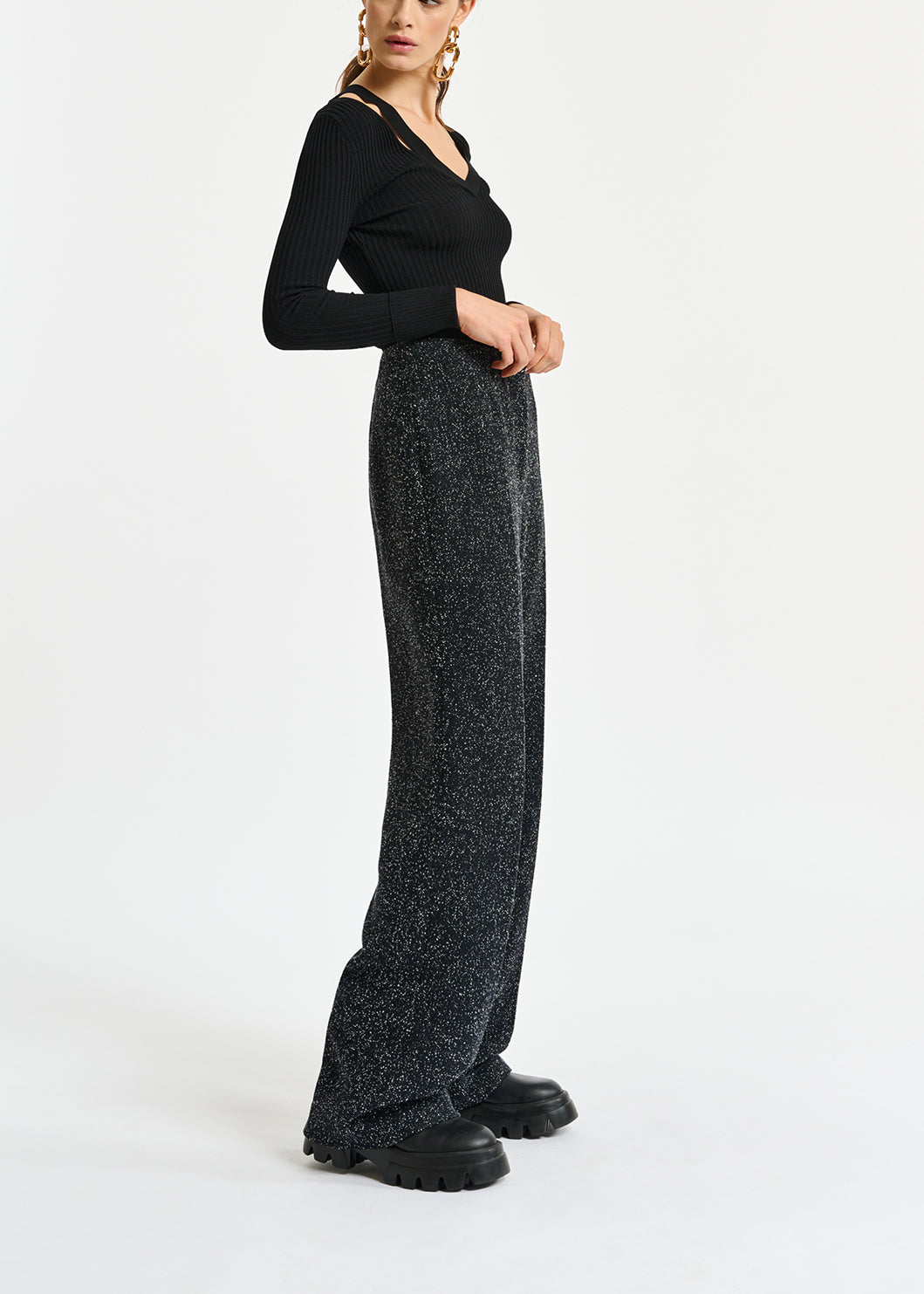 Pantalon noir en laine cardée aux jambes larges RE—SSENTIEL | Essentiel second hand