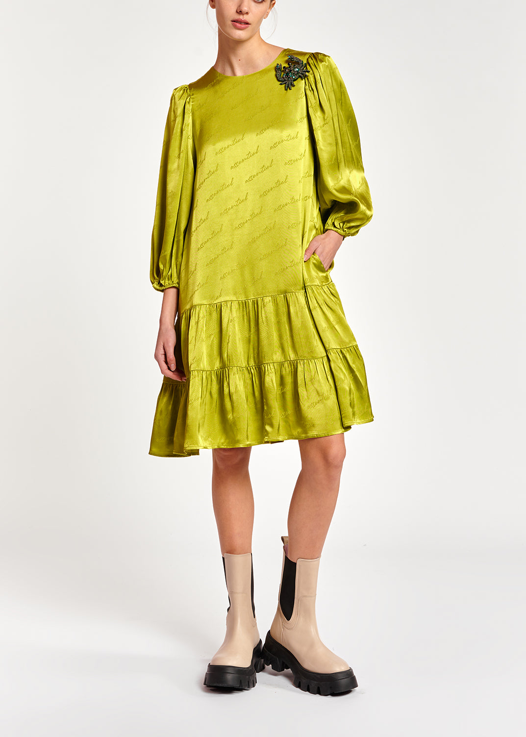 Limoengroene mini-jurk van satijnen jacquard RE—SSENTIEL | Essentiel second hand