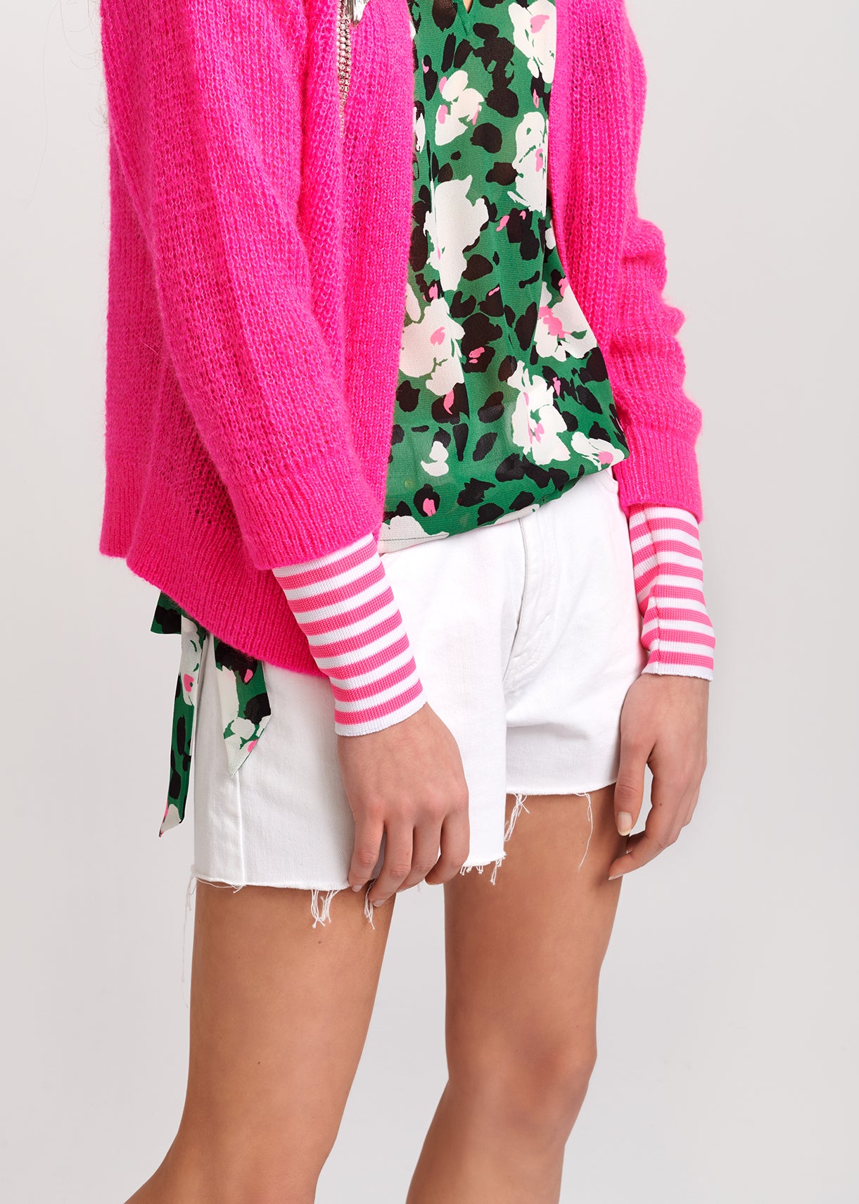 Neon pink ribbed-knit cardigan with striped neon cuffs RE—SSENTIEL | Essentiel second hand