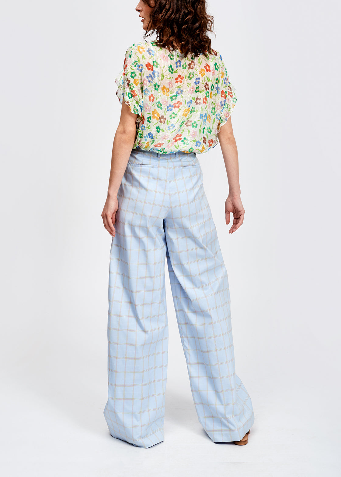 Off-white floral print top with ruffled sleeves RE—SSENTIEL | Essentiel second hand