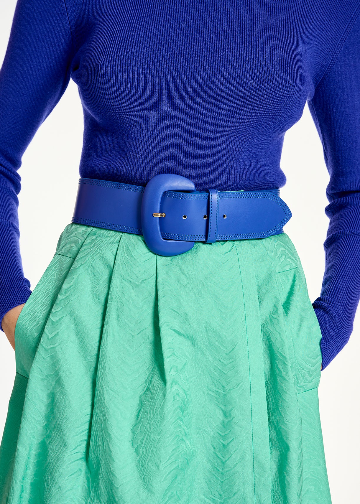 Pull bleu foncé en tricot côtelé RE—SSENTIEL | Essentiel second hand