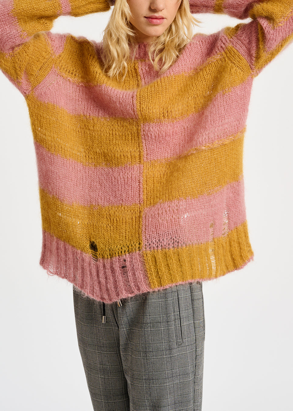 Vintage roze en okergeel gestreepte trui met versleten look RE—SSENTIEL | Essentiel second hand