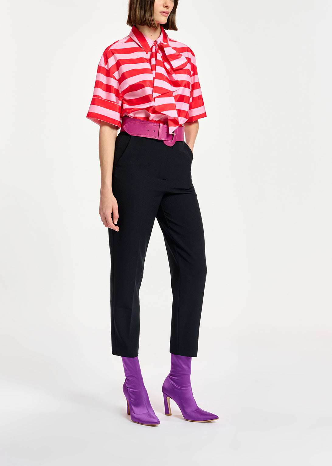 Zwarte broek met smal toelopende pijpen RE—SSENTIEL | Essentiel second hand