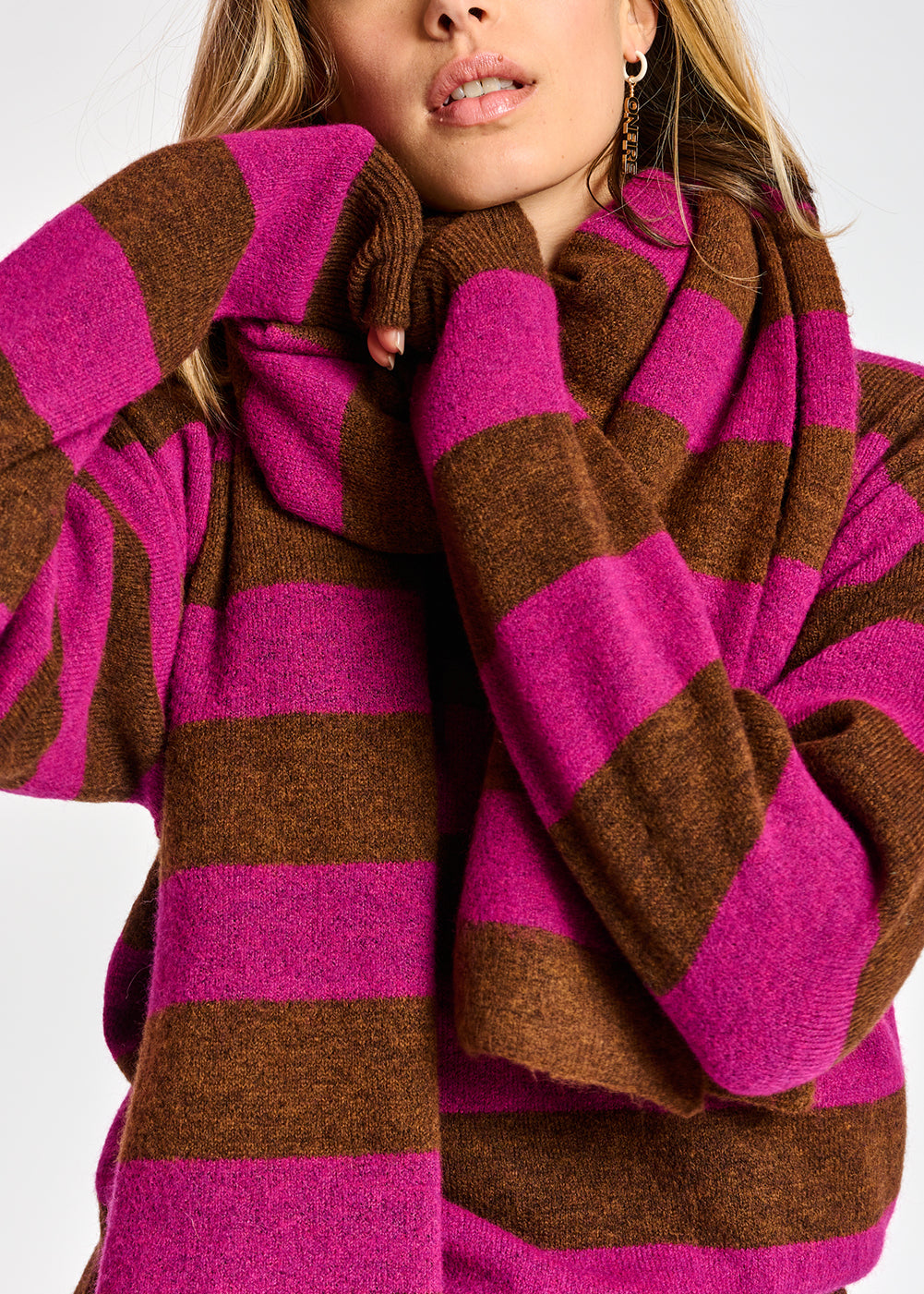 Écharpe à rayures brune et fuchsia RE—SSENTIEL | Essentiel second hand