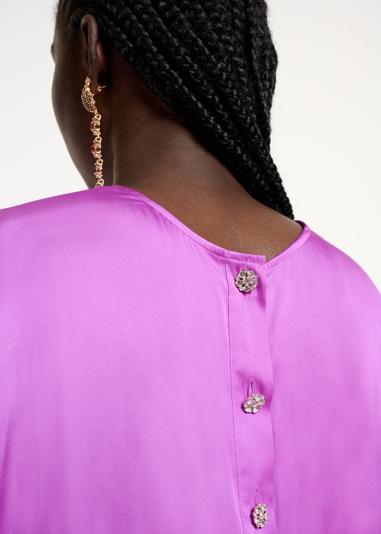 Paarse top met korte mouwen en strasknopen RE—SSENTIEL | Essentiel second hand