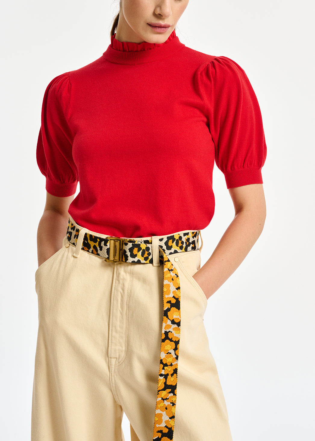 Pull rouge à manches courtes avec col montant RE—SSENTIEL | Essentiel second hand