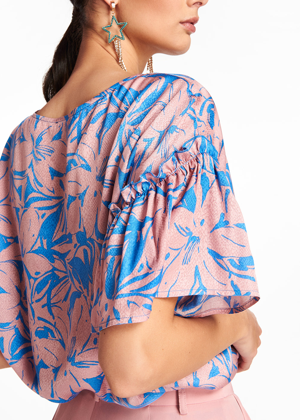 Light pink and floral short-sleeved top RE—SSENTIEL | Essentiel second hand