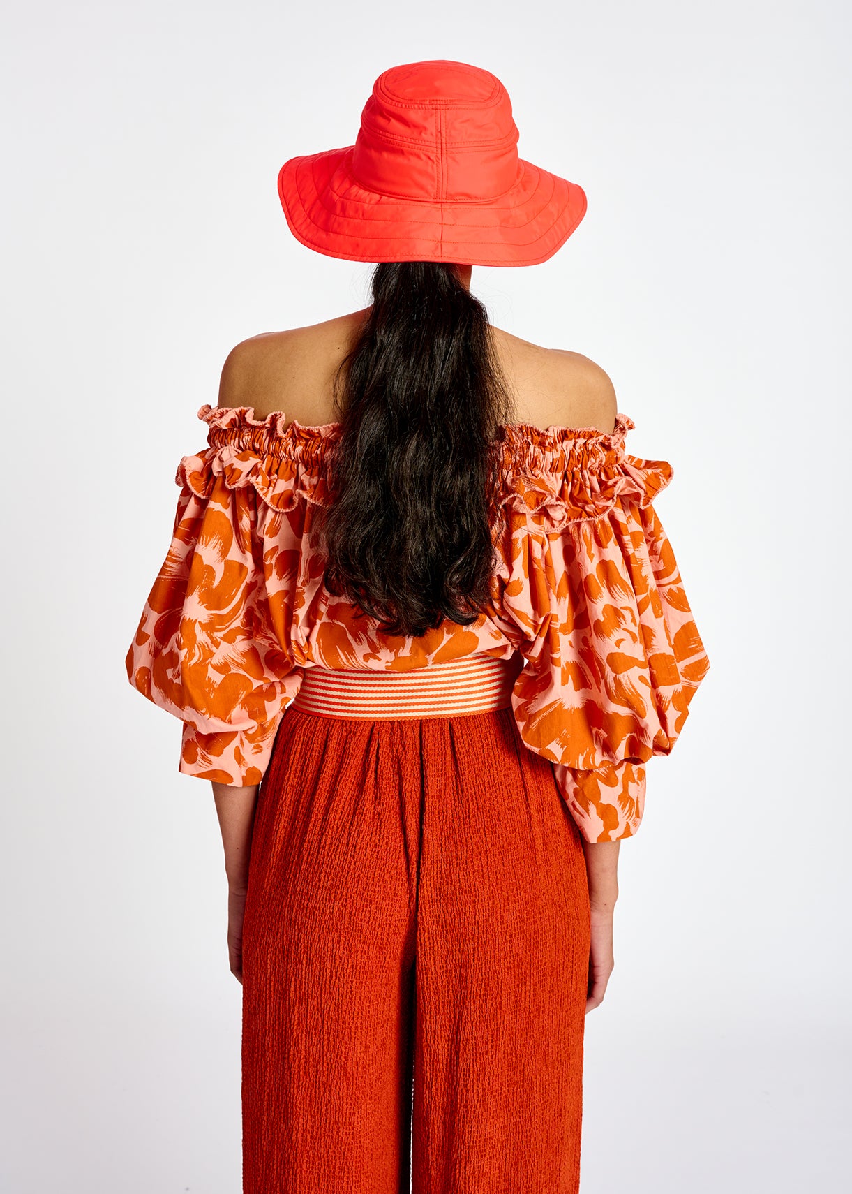 Light pink and orange tropical print off-the-shoulder top RE—SSENTIEL | Essentiel second hand