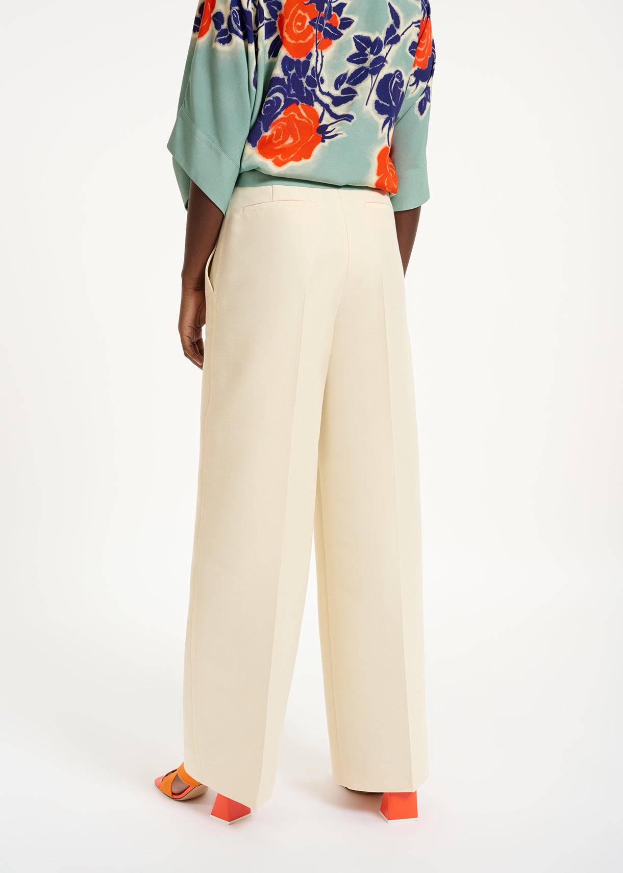 Ecru straight-leg pants RE—SSENTIEL | Essentiel second hand