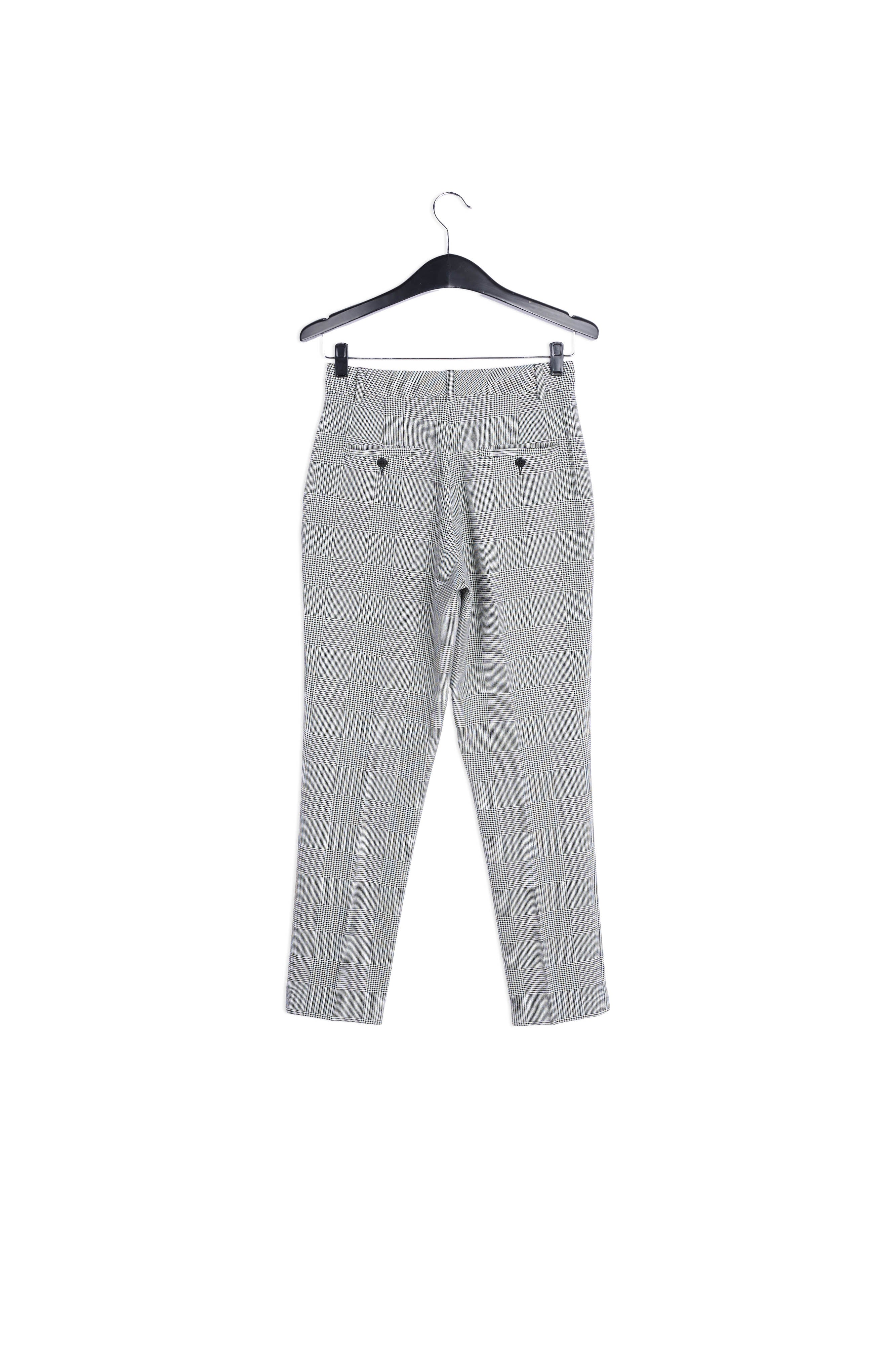 Pantalon classique à carreaux noirs et blancs RE—SSENTIEL | Essentiel second hand