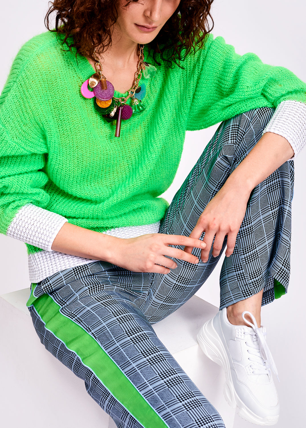 Bright green summer sweater with contrasting trims RE—SSENTIEL | Essentiel second hand