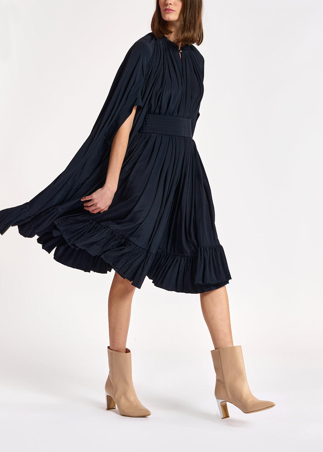 Oversized donkerblauwe jurk met volants RE—SSENTIEL | Essentiel second hand