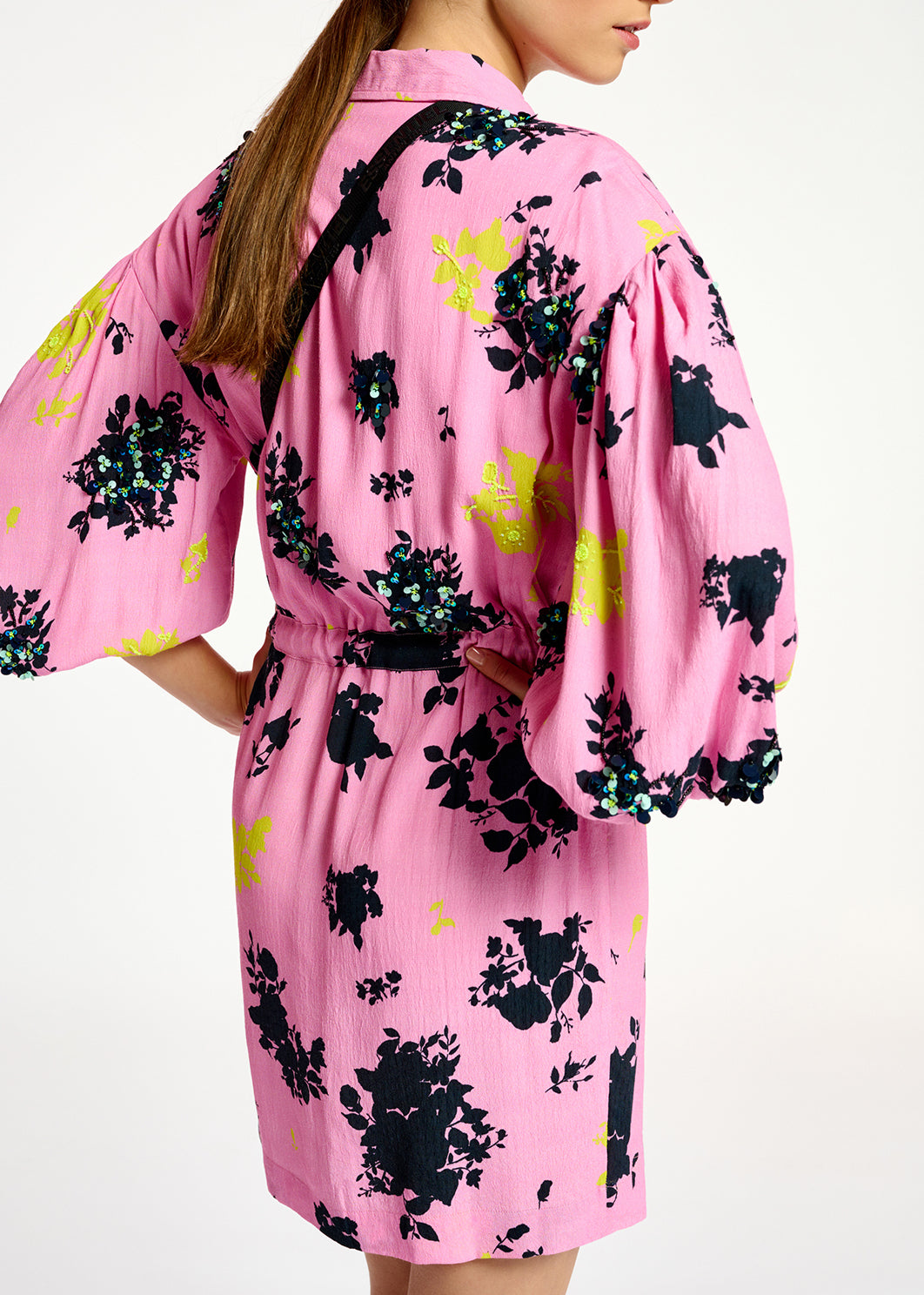 Mini robe à imprimé fleuri rose, noir et jaune RE—SSENTIEL | Essentiel second hand